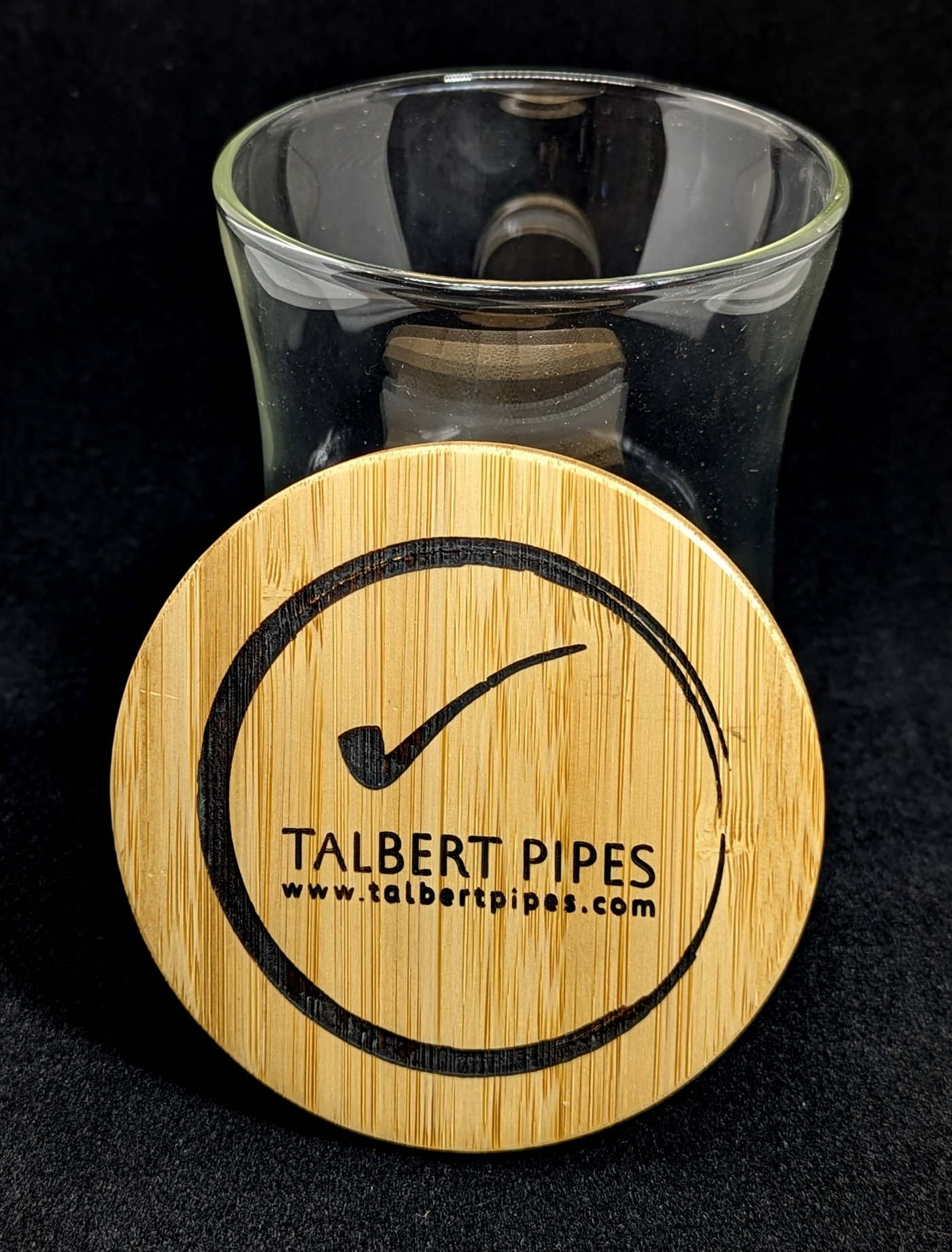 Talbert Pipes humidor tobakkskrukke glass vid åpning