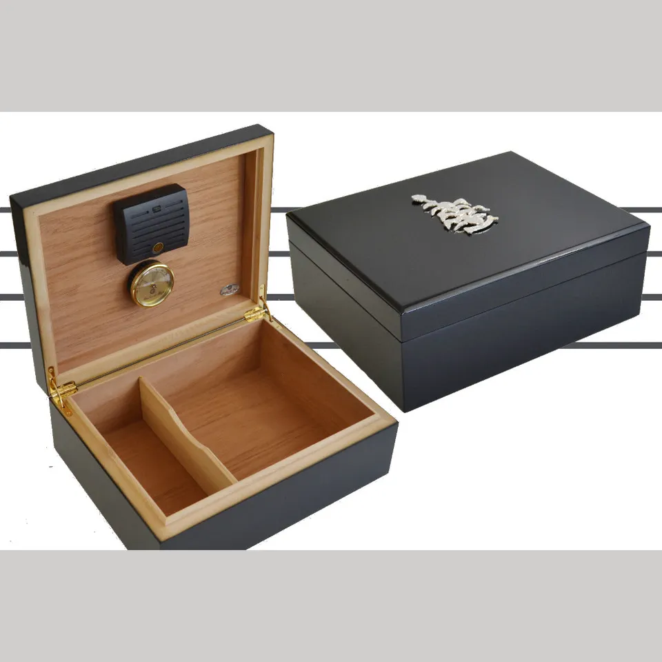 Mastro de Paja humidor sort lakk 30 cm tobakkplante-dekor