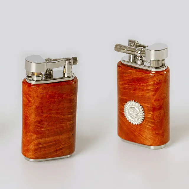 Mastro de Paja håndlaget lighter messing briar