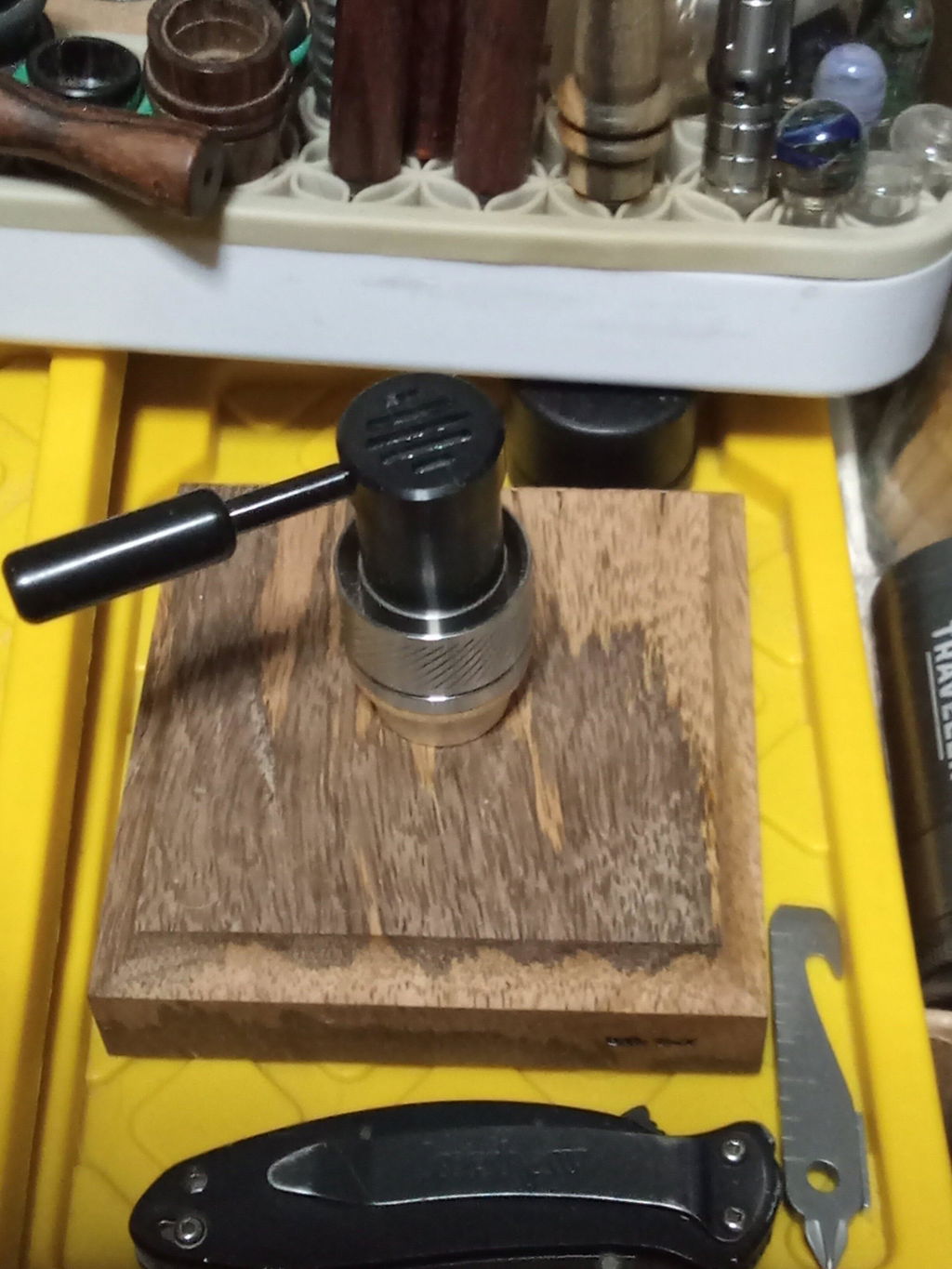 Ed's TNT Coil-base mango trestativ